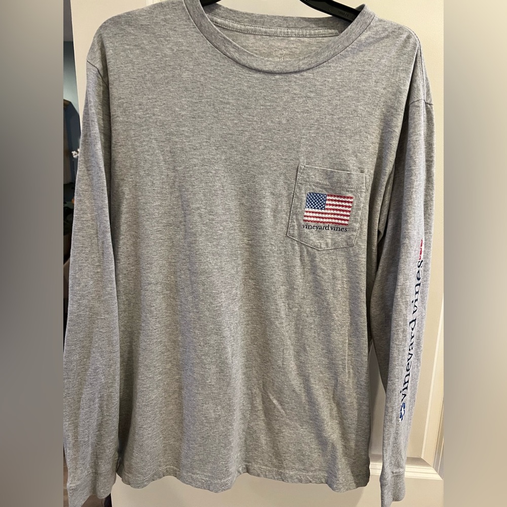 Vineyard vines LS tee, size L